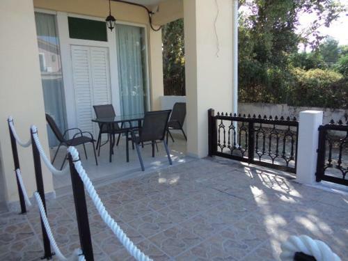 Ioanna Apartments Near The Sea