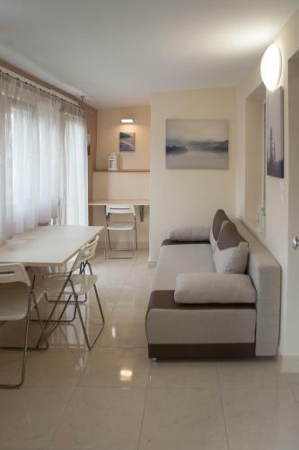 Kosmos Service Apartment Modern Spirit City Center