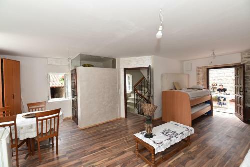 Hostel Michel