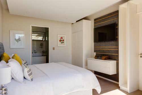 Hostal Element House Bakoven