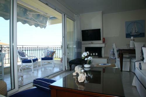 Ammos Lux Apartments