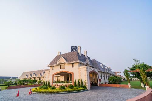 Hotel The Radiant Resort