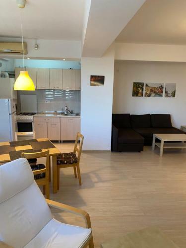 Virgo Apartaments Summerland