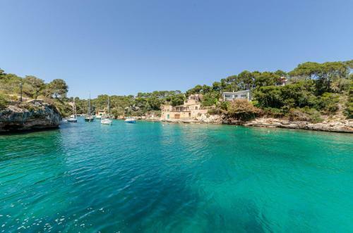 La Marina Hostal