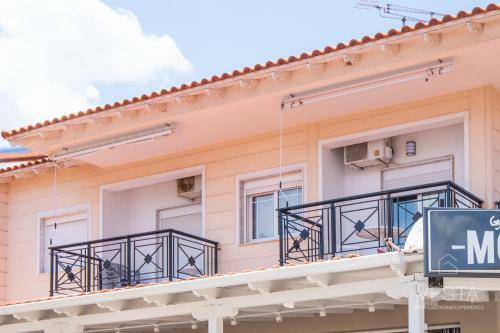 4 Apartments In Hanioti