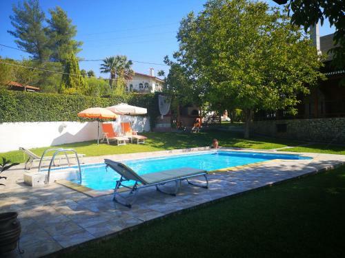 Wooden House With Private Pool