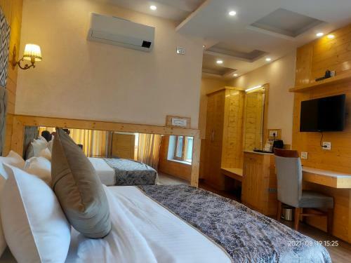 Hotel Suryansh Regency Manali Centrally Heated Air Cooled With Private Balconies