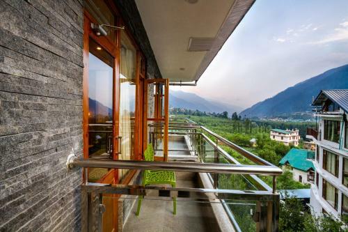 Hotel Suryansh Regency Manali Centrally Heated Air Cooled With Private Balconies