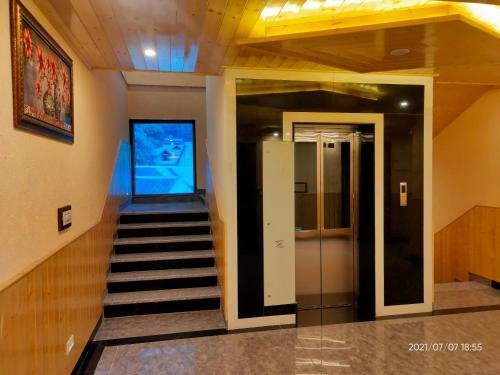 Hotel Suryansh Regency Manali Centrally Heated Air Cooled With Private Balconies