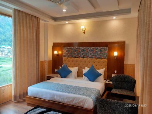 Hotel Suryansh Regency Manali Centrally Heated Air Cooled With Private Balconies