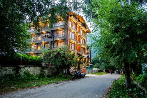 Hotel Suryansh Regency Manali Centrally Heated Air Cooled With Private Balconies