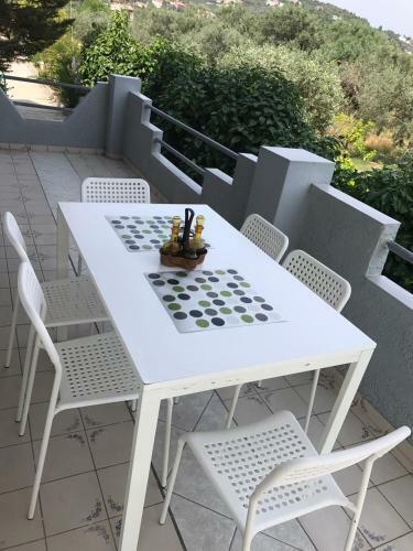 Elenis Apartments