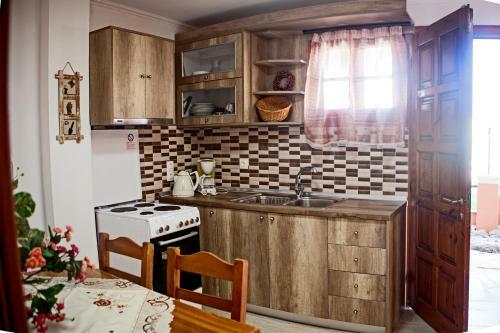 Athina Studios And Apartments