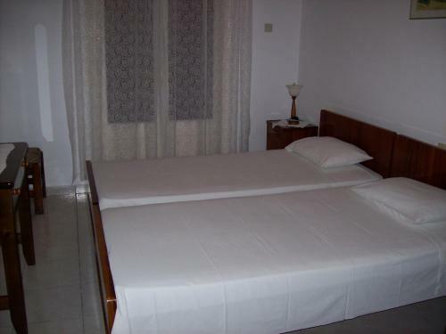 Theos Apartments