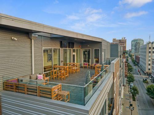 Apartamento Bright And Spacious Condo Steps From Fourth Street Nightlife 103