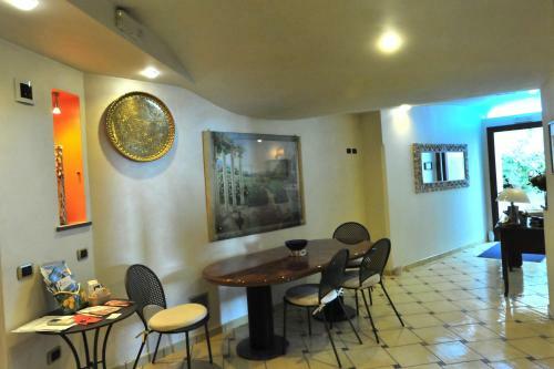 Hostal E Poi...ravello