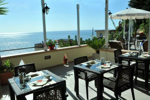 Hostal E Poi...ravello