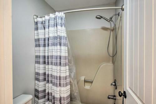 Massanutten Getaway With Fireplace Hike And Ski!