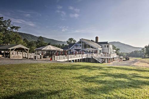 Massanutten Getaway With Fireplace Hike And Ski!