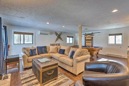 Bright Wintergreen Resort Home Deck And Grill!