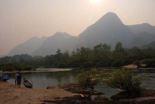 Hostal Nam Ou River Lodge
