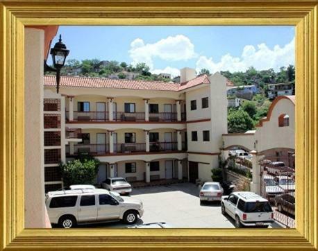Hotel Colonial De Nogales