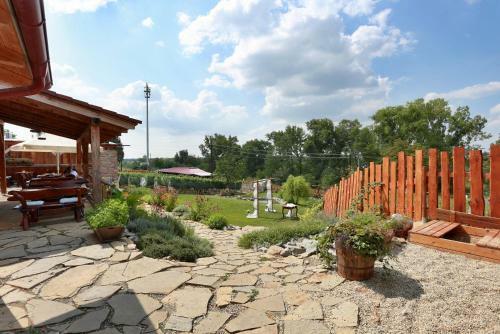 Kr?ma Hotel U C�sa?sk� Cesty