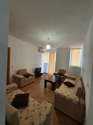 Shengjin Apartment Megi