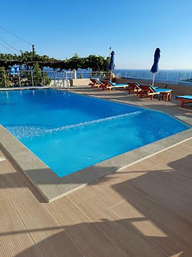 Hostal Niko Rooms Qeparo