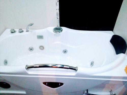 Luxury Apartment With Jacuzzi On Republic Square