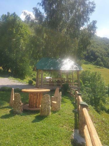 Etno Village ?uri?