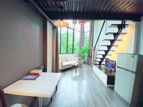 Mayhouse - Duplex Sky View 02