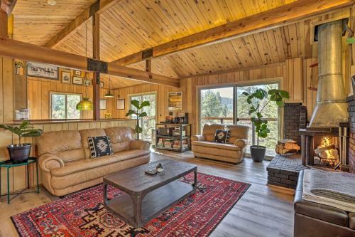Chic Big Bear Cabin With Hot Tub Less Than 2 Mi To Ski!