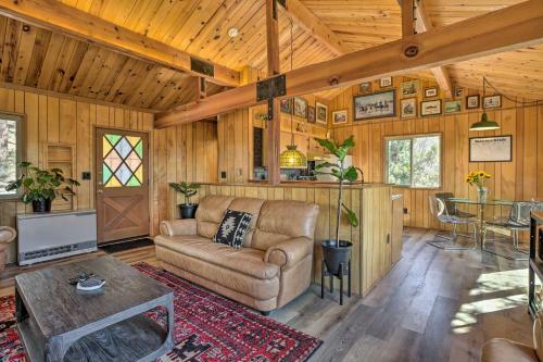 Chic Big Bear Cabin With Hot Tub Less Than 2 Mi To Ski!
