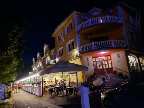 Hotel Korona***�s �tterem