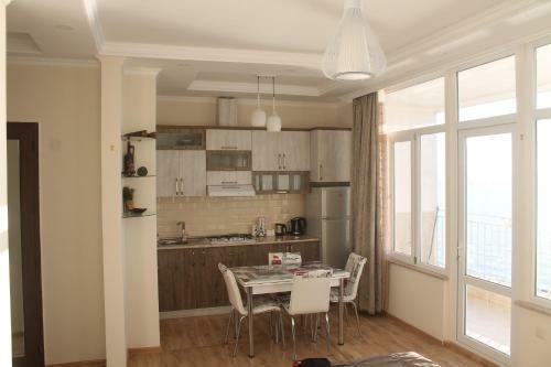 J.r Apartment In The Sea