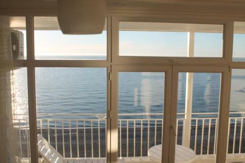 J.r Apartment In The Sea