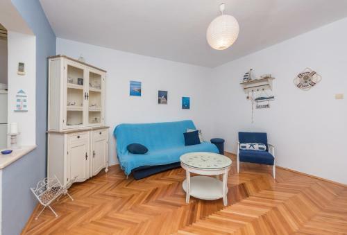 Apartmani Antunovi? Podgora