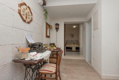Apartmani Antunovi? Podgora