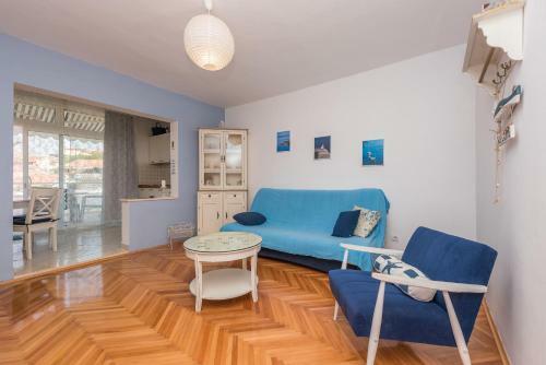 Apartmani Antunovi? Podgora