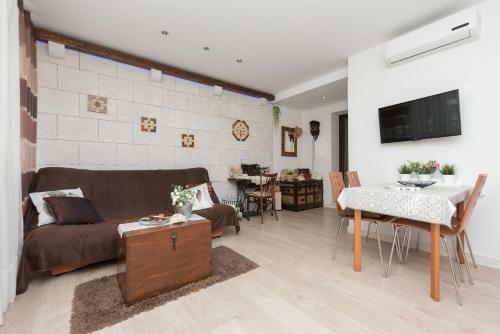 Apartmani Antunovi? Podgora