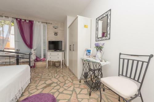 Apartmani Antunovi? Podgora