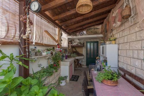 Apartmani Antunovi? Podgora