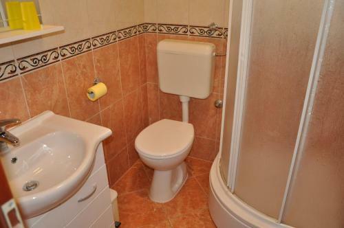 Apartmani Antunovi? Podgora