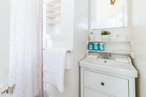Apartamento Sunny Boho Chic West Hollywood Flat!