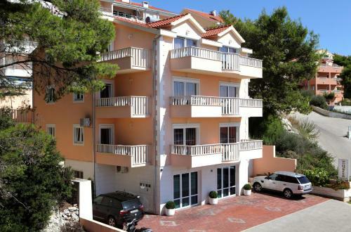 Apartamentos Villa Queen