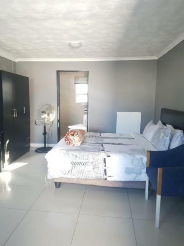 Bed & Breakfast Ebi Okeng Attorneys Inc, 11 Byron Road Table View