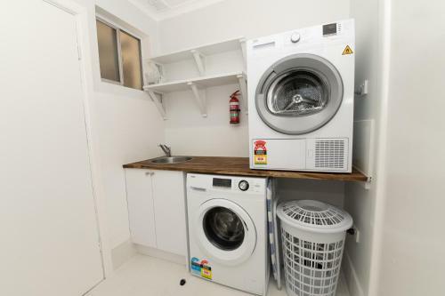 One-bedroom Apartment On Summer Neat, Near Cbd
