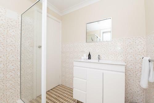 Apartamento Charming Cbd Unit, Cosy & Practical, Walk To Town