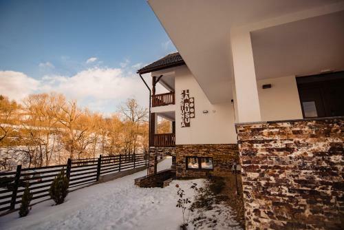 Hostal Pensiunea La Rusu